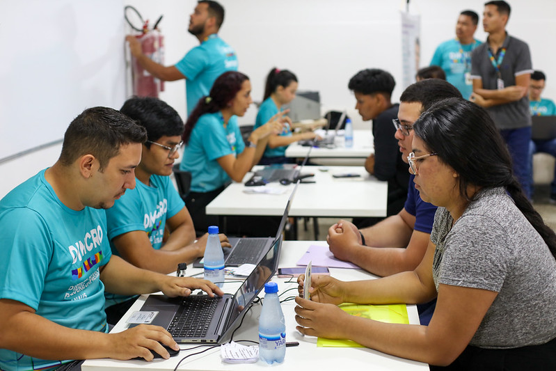 Ação itinerante do Sine nos Bairros chega a dois pontos estratégicos