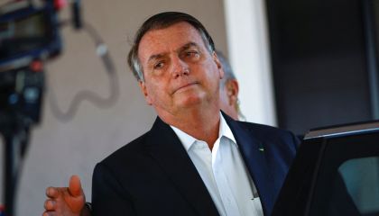 Defesa de Bolsonaro volta a pedir devolução de passaporte