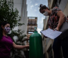Crise do oxigênio: MPF e DPE-AM pedem indenização após mortes durante pandemia em Manaus