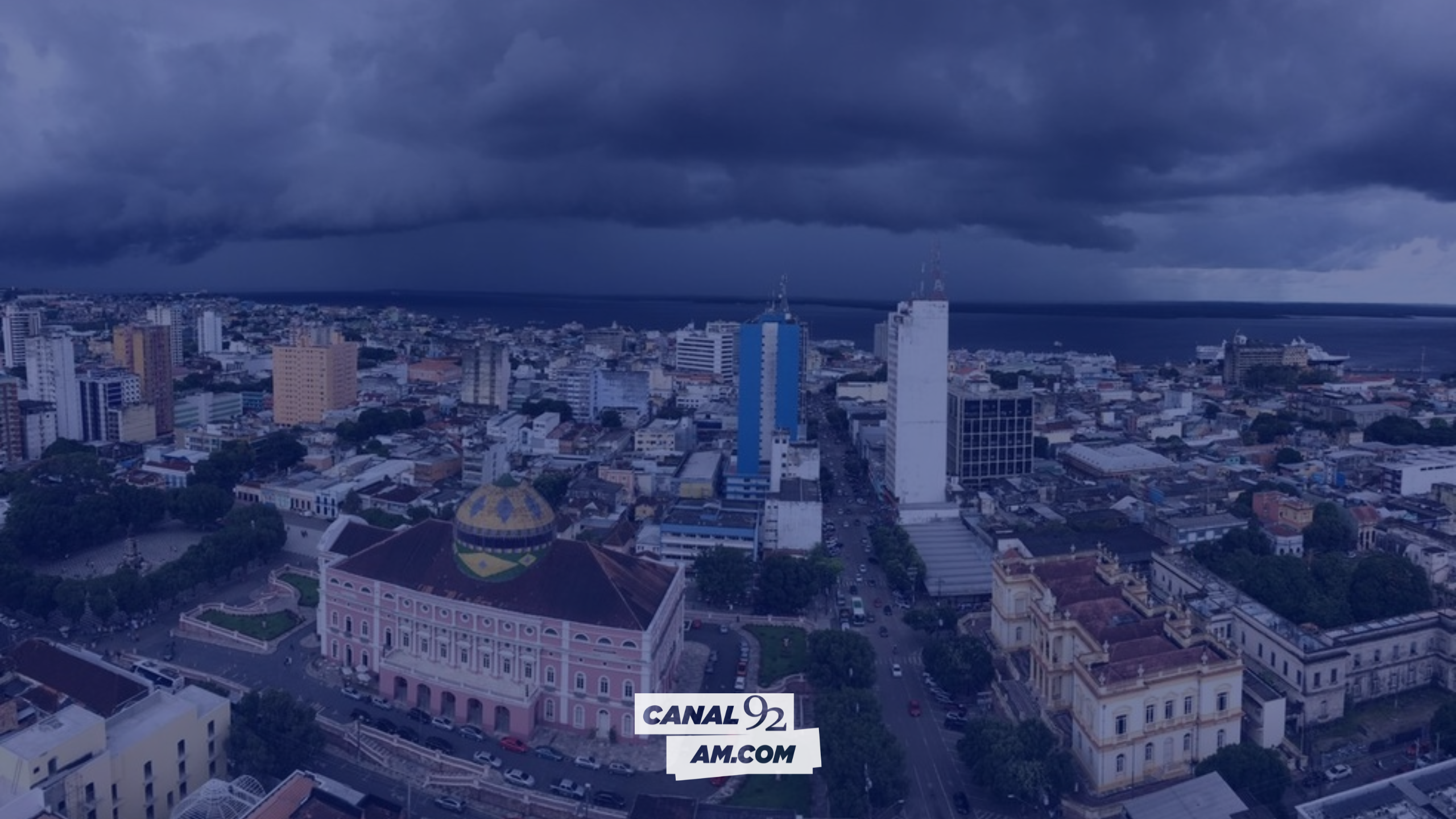 PROMESSAS NA TEMPESTADE EM UM DOMINGO POLÍTICO EM MANAUS