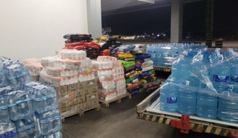 Toneladas de donativos saem da base aérea de Manaus nesta quinta-feira