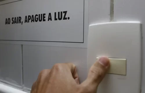 Conta de luz continua com bandeira amarela e terá cobrança extra pelo 5º mês consecutivo em setembro