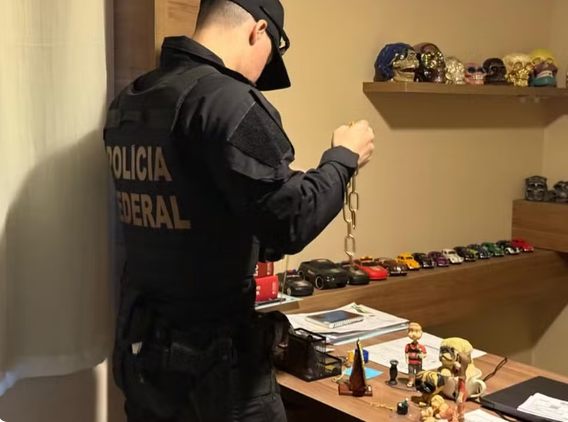 pf-faz-operacao-contra-grupo-d