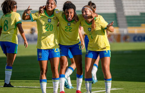 Brasil enfrenta o Paraguai nesta segunda na final do Sul-Americano feminino