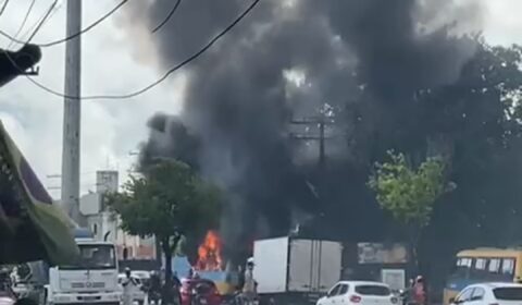 amarelinho-e-destruido-por-inc