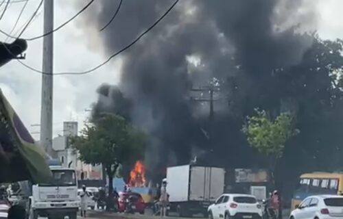 amarelinho-e-destruido-por-inc