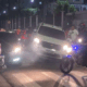 video-carro-atropela-motocicli