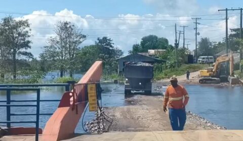 BR-319: Tráfego de veículos sofre nova interdição na travessia do rio Autaz Mirim, no AM