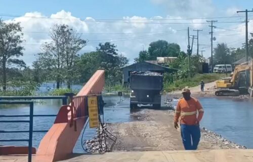 BR-319: Tráfego de veículos sofre nova interdição na travessia do rio Autaz Mirim, no AM