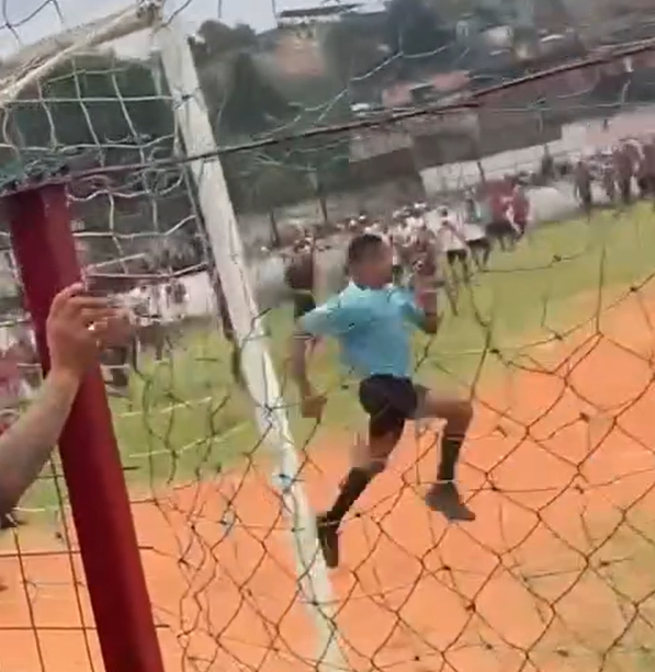 arbitro-vira-protagonista-de-f