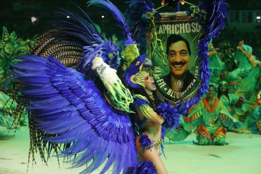 boi-caprichoso-abre-a-3a-noite