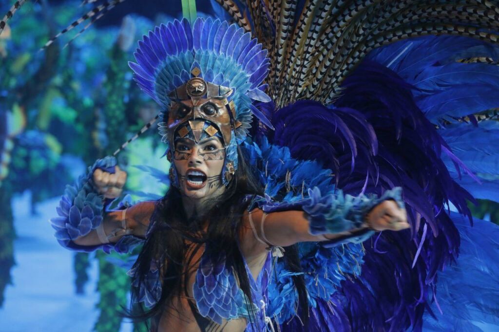 boi-caprichoso-abre-a-3a-noite