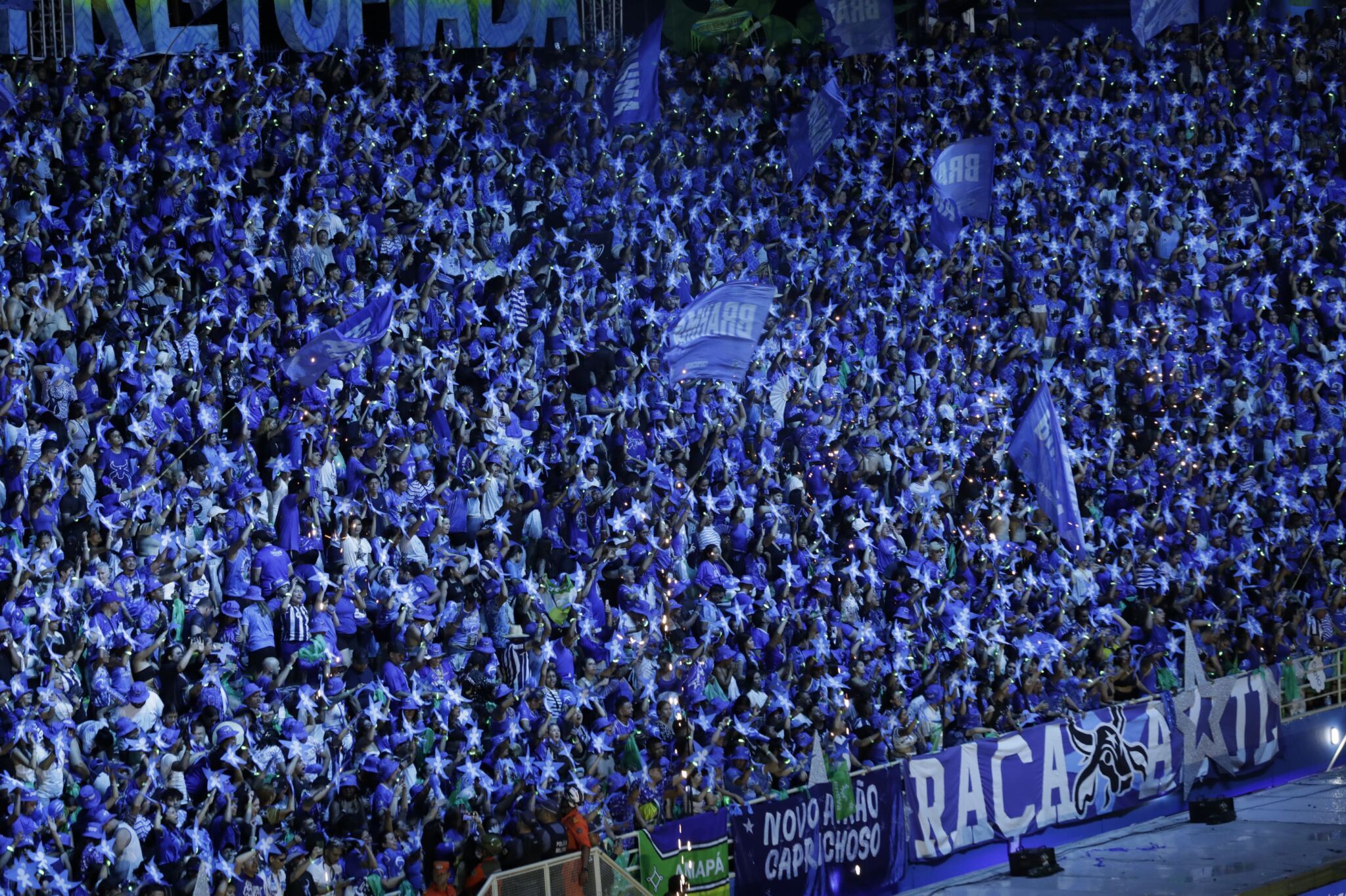 boi-caprichoso-abre-a-3a-noite