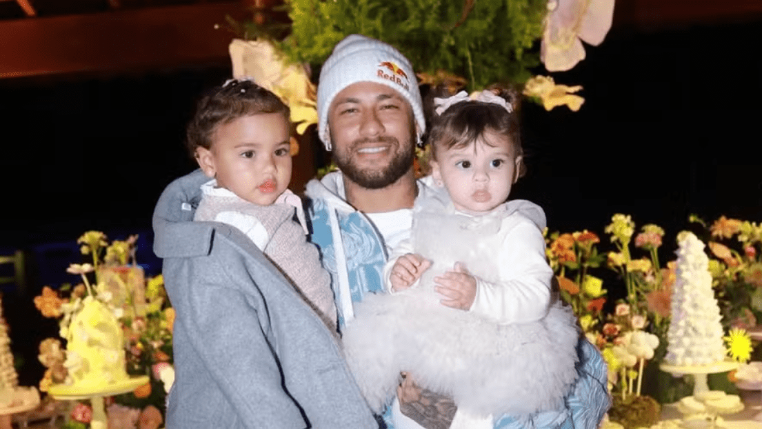 neymar-brinca-sobre-filhas-gas