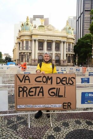 velorio-de-preta-gil-reune-mul