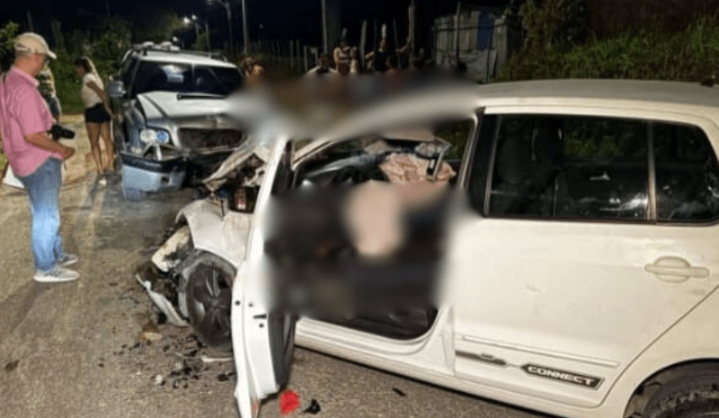acidente-entre-picape-e-carro-