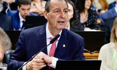 omar-aziz-critica-quem-trabalh