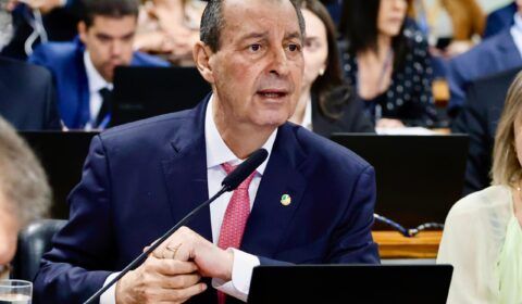 omar-aziz-passa-mal-por-insolacao-e-desidratacao-recebe-medicacao-apos-atendimento-e-tranquiliza-seguidores-bebam-agua-canal92am