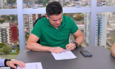 prefeito-david-almeida-assina-