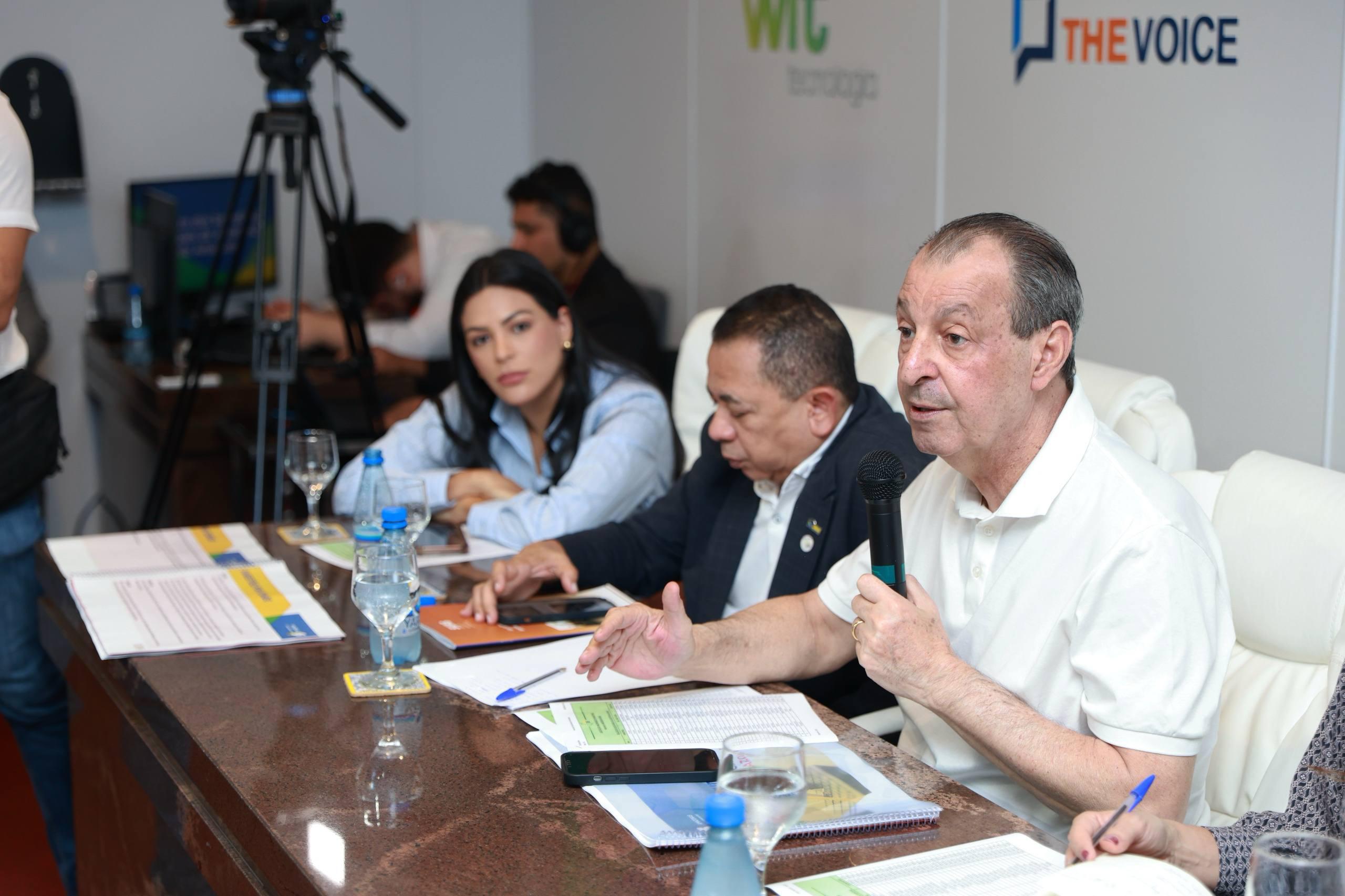 omar-aziz-defende-politica-de-