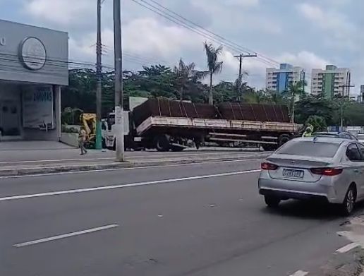 carreta-tomba-e-interdita-tota