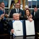 trump-encerra-shutdown-mais-lo
