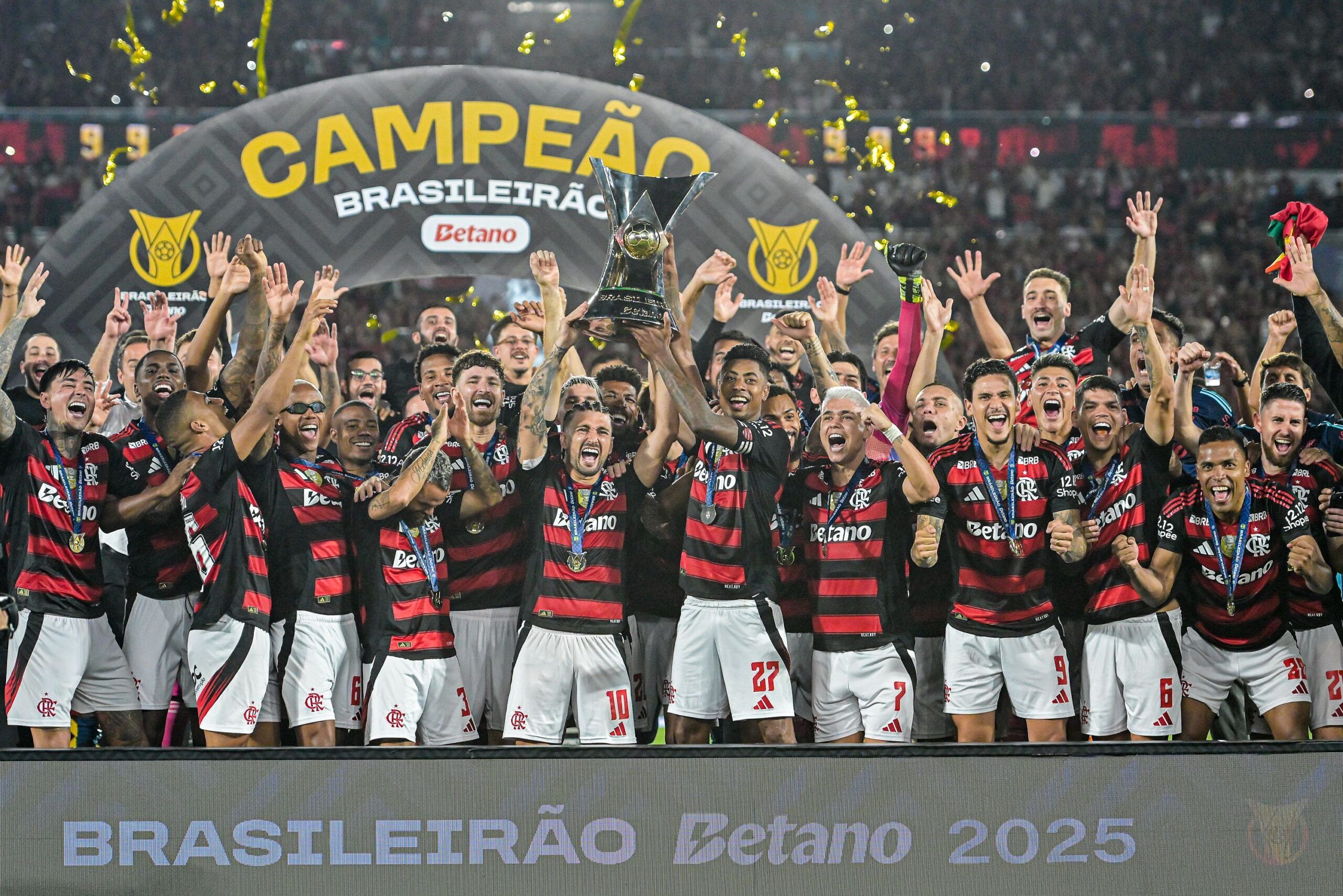 flamengo-derrota-ceara-e-coroa