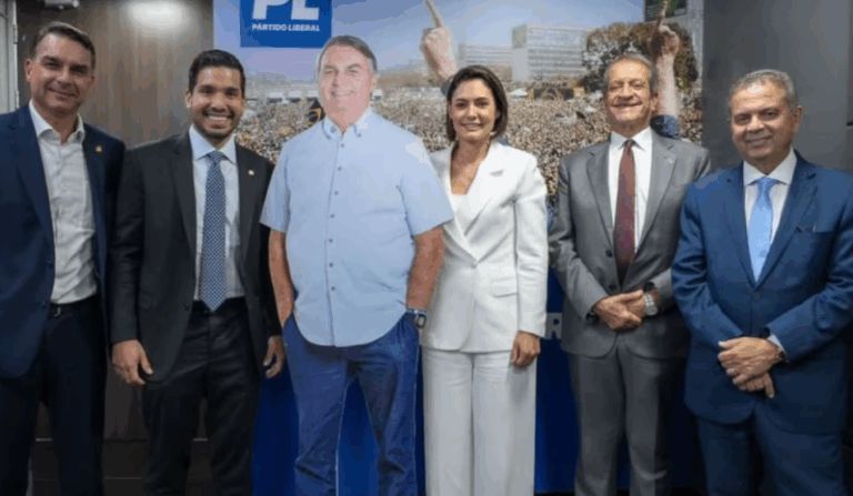 bolsonaro_papelao_canal92am