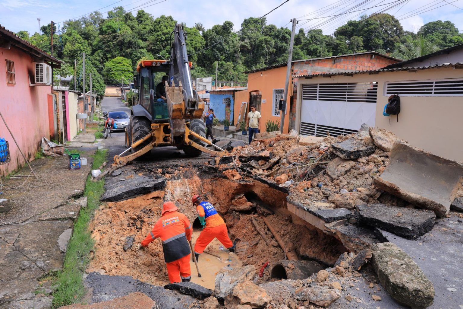Prefeitura-de-Manaus-executa-obra-emergencial-de-recuperacao-de-drenagem-na-comunidade-Riacho-Doce-canal92am