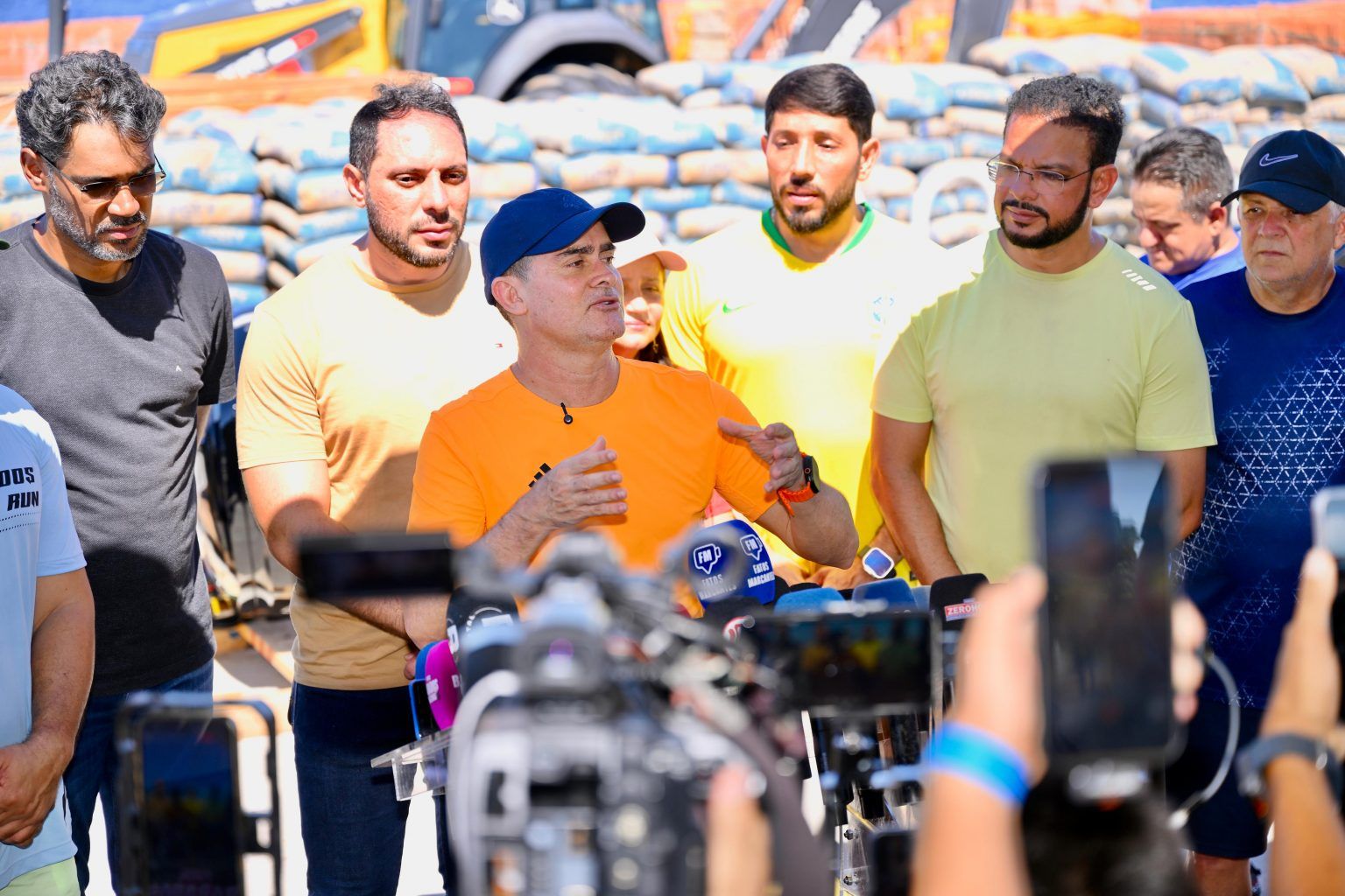 David-Almeida-entrega-equipamentos-educacionais-canal92am