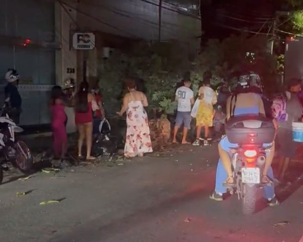 caminhão-arranca-fio-elétrico-canal92am