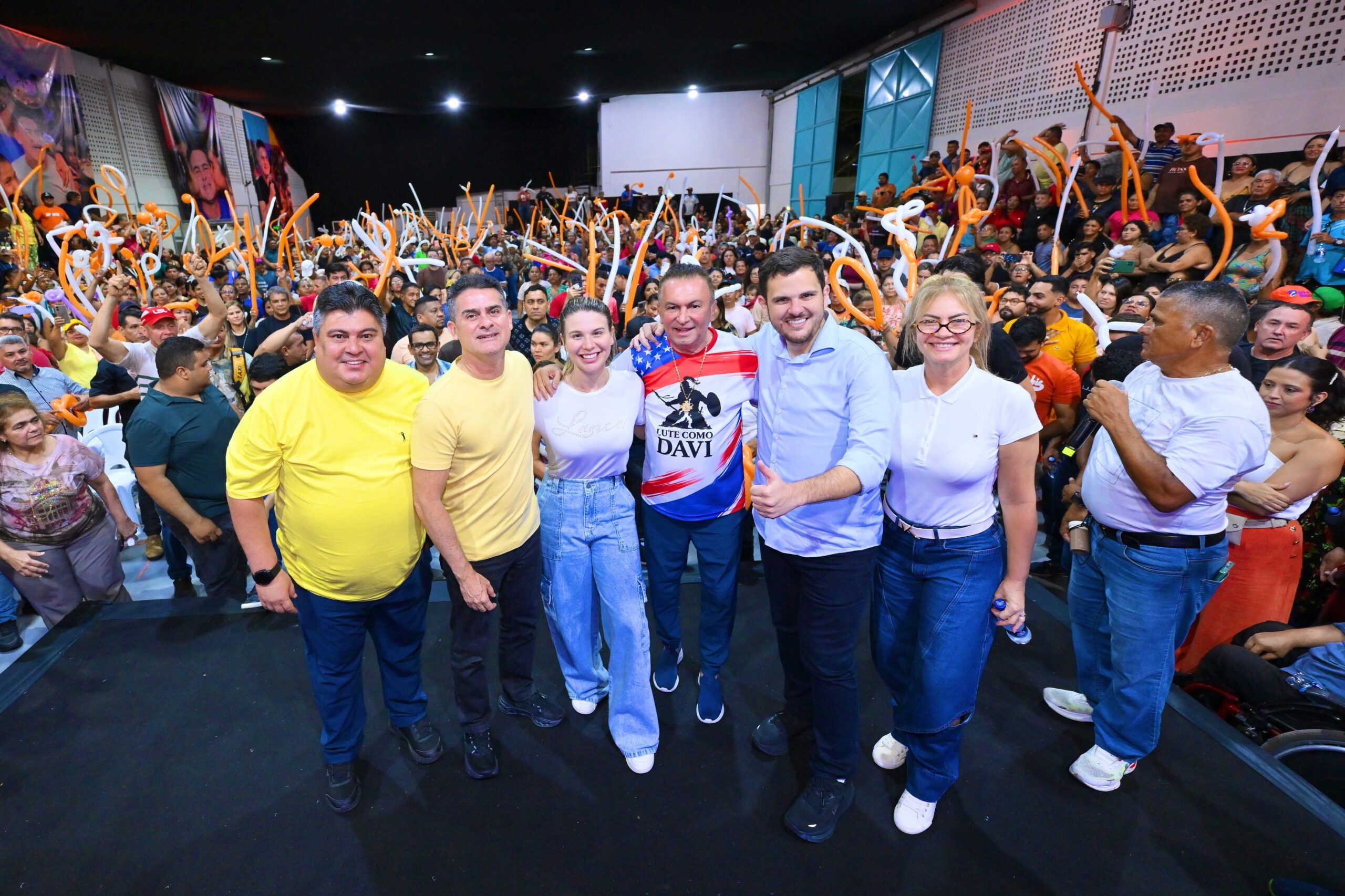 David-Almeida-reúne-1,3-mil-pessoas-e-endurece-discurso-gestão-canal92am