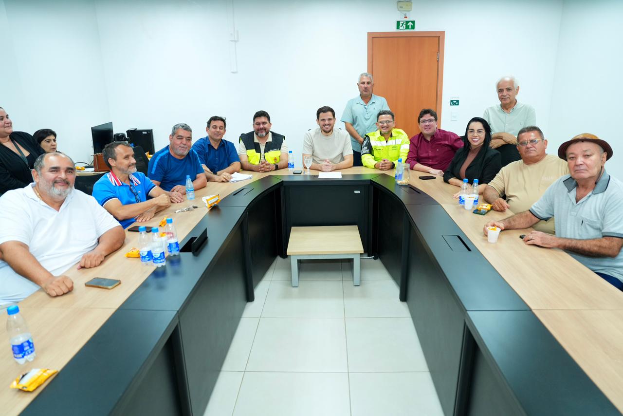 Prefeito-Renato-Junior-discute-melhorias-e-necessidades-do-transporte-complementar-canal92am