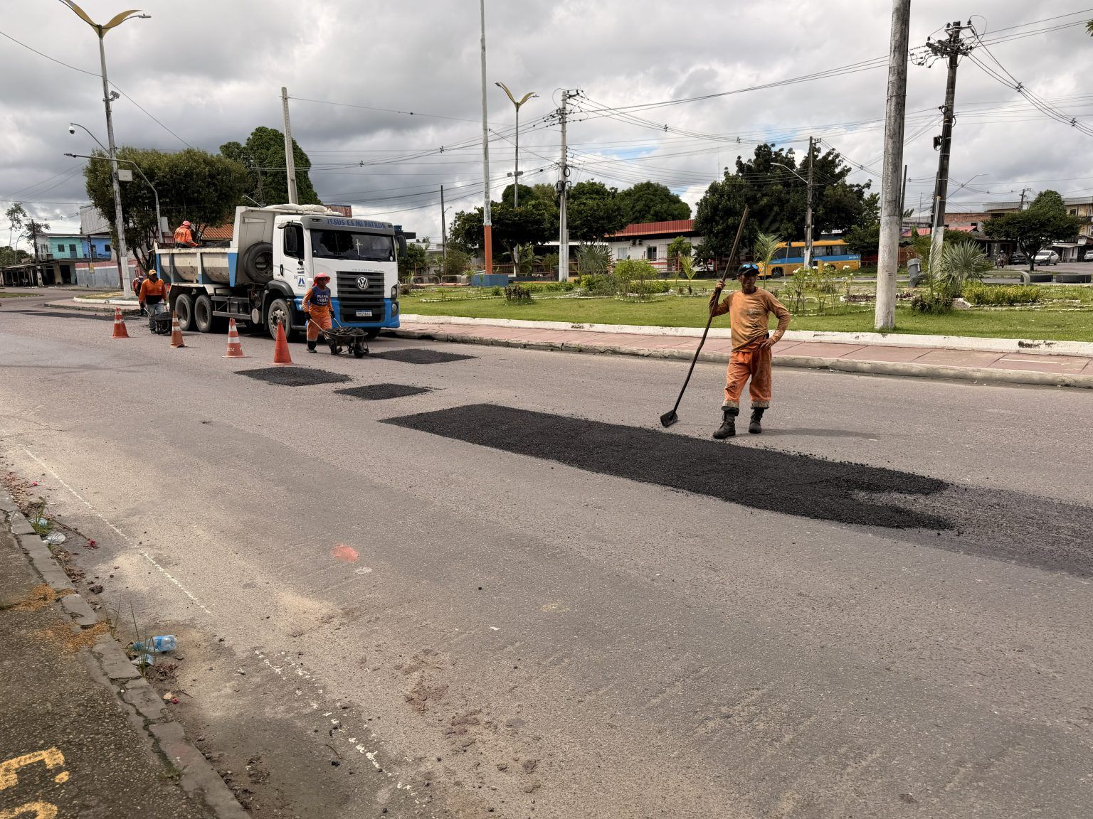 prefeitura-de-manaus-tapa-buracos_avenida-margarita-canal92am