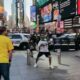 brasileiros-batem-bola-na-times-square-canal92am