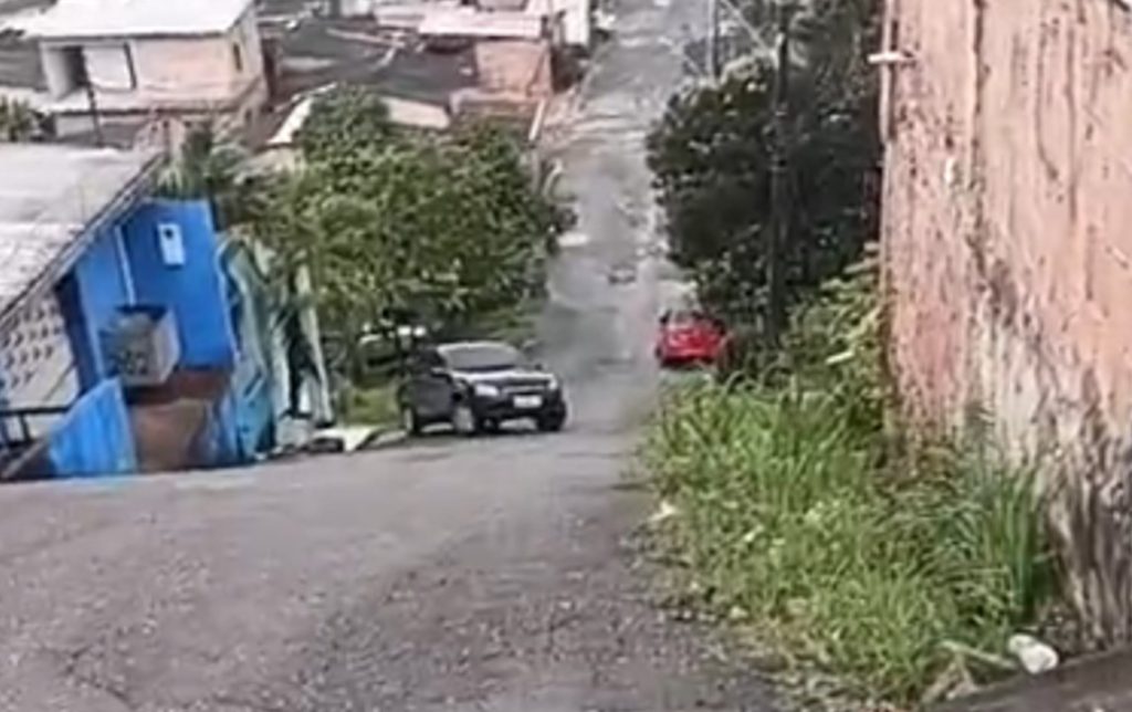 carro-desce-ladeira-canal92am