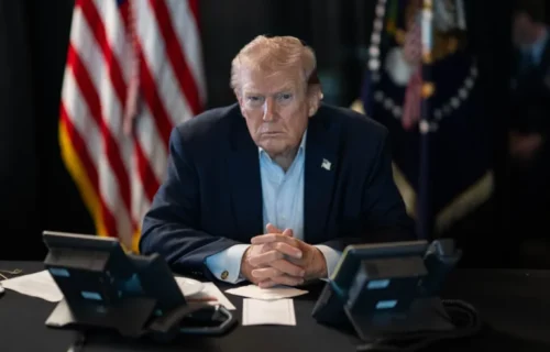 Donald_trump_bombardeio-canal92am