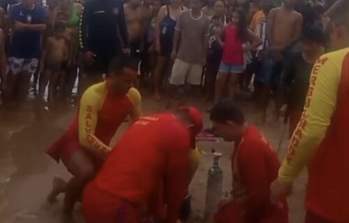 homem-faz-oracao-durante-socorro-agogamento-ponta-negra-canal92am