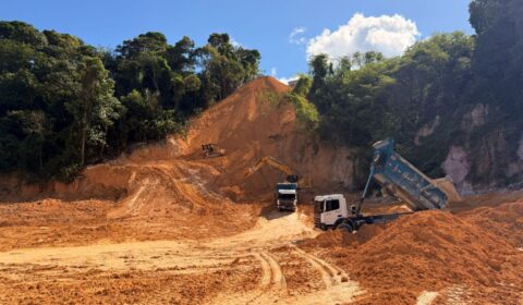 prefeitura-de-manaus-avanca-em-obra-de-contencao-de-erosao-na-rua-topazio-e-reforca-seguranca-no-bairro-jorge-teixeira-canal92am