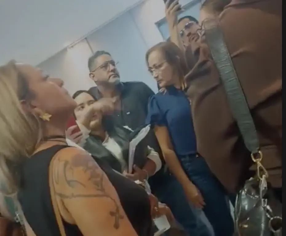 terceirizados-denunciam-governo-do-amazonas-por-demissao-em-massa-via-whatsapp-e-coacao-de-servidores-na-aadesam-canal92am