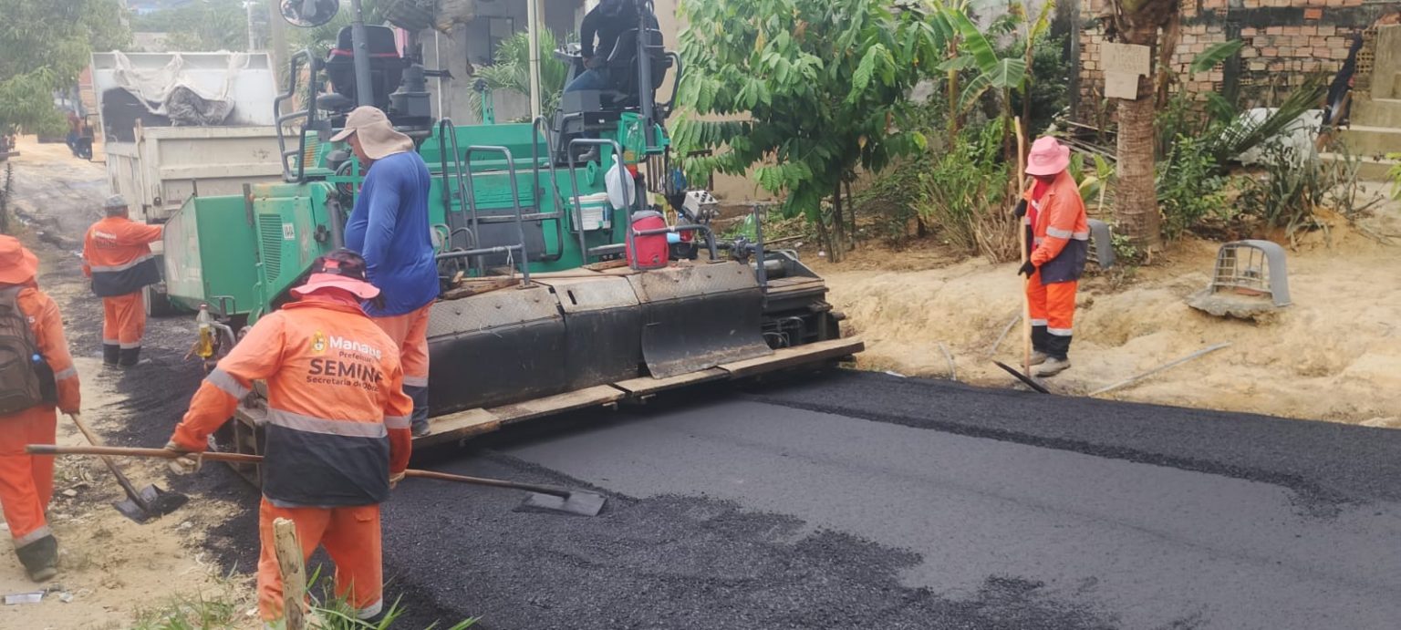 Prefeitura-de-Manaus-transforma-rua-que-antes-era-marcada-pelo-barro-em-nova-via-pavimentada-no-Taruma-canal92am