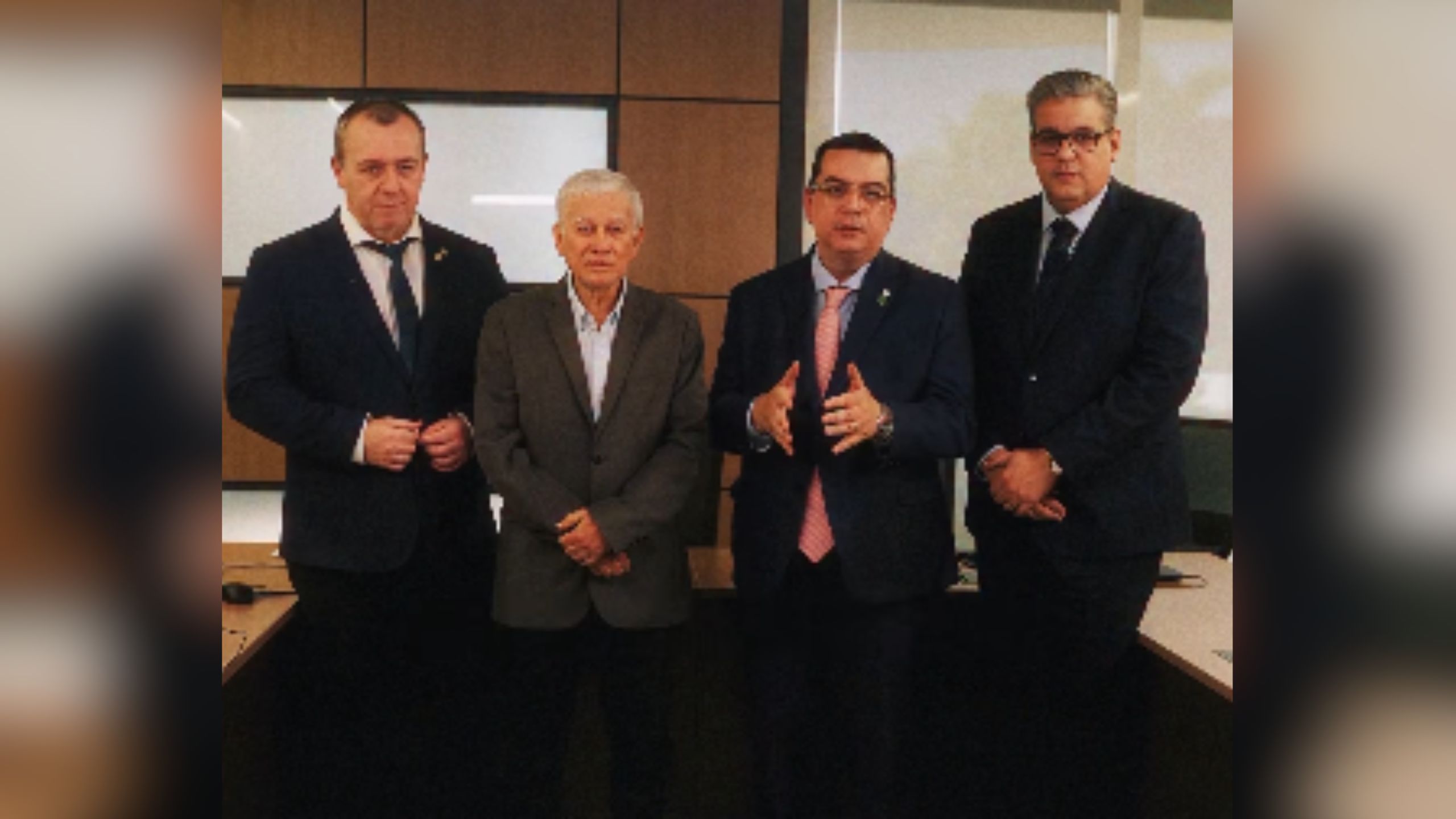 médicos-cobram-roberto-cidade-canal92am