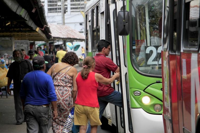 onibus-manaus-greve-canal92am