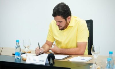 prefeito-renato-junior-assina-progressoes-salariais-canal92am