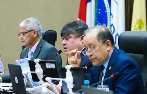 Camara-de-Manaus-avalia-mudancas-no-plano-de-carreira-e-salarios-dos-servidores-canal92am