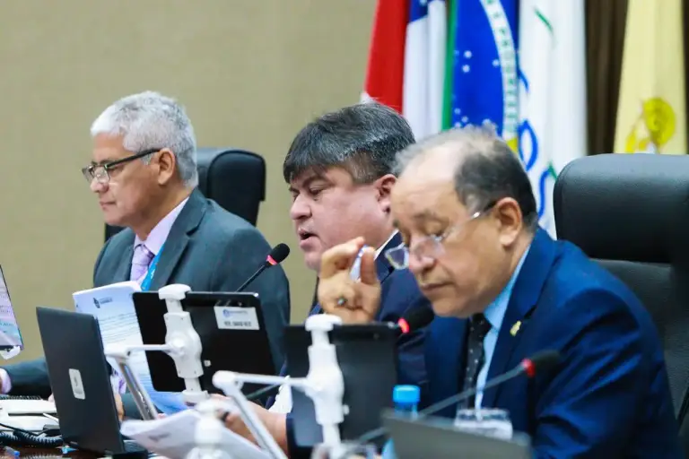 Camara-de-Manaus-avalia-mudancas-no-plano-de-carreira-e-salarios-dos-servidores-canal92am