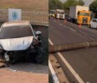 carro-bate-derruba-poste-coronel-teixeira-canal92am