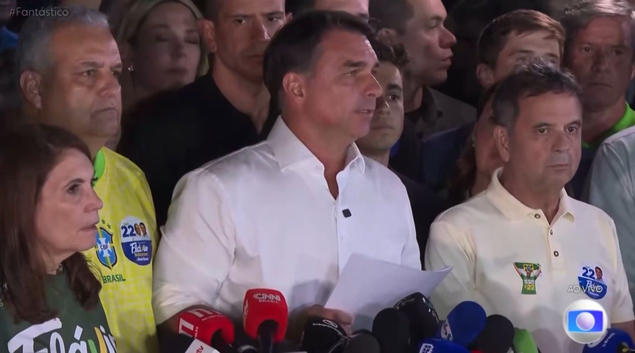 flavio-bolsonaro-nao-reconhece-vitoria-de-lula-canal92am