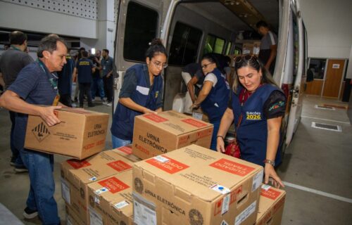 tre-am-coordena-distribuicao-das-urnas-eletronicas-para-votacao-em-manaus-canal92am