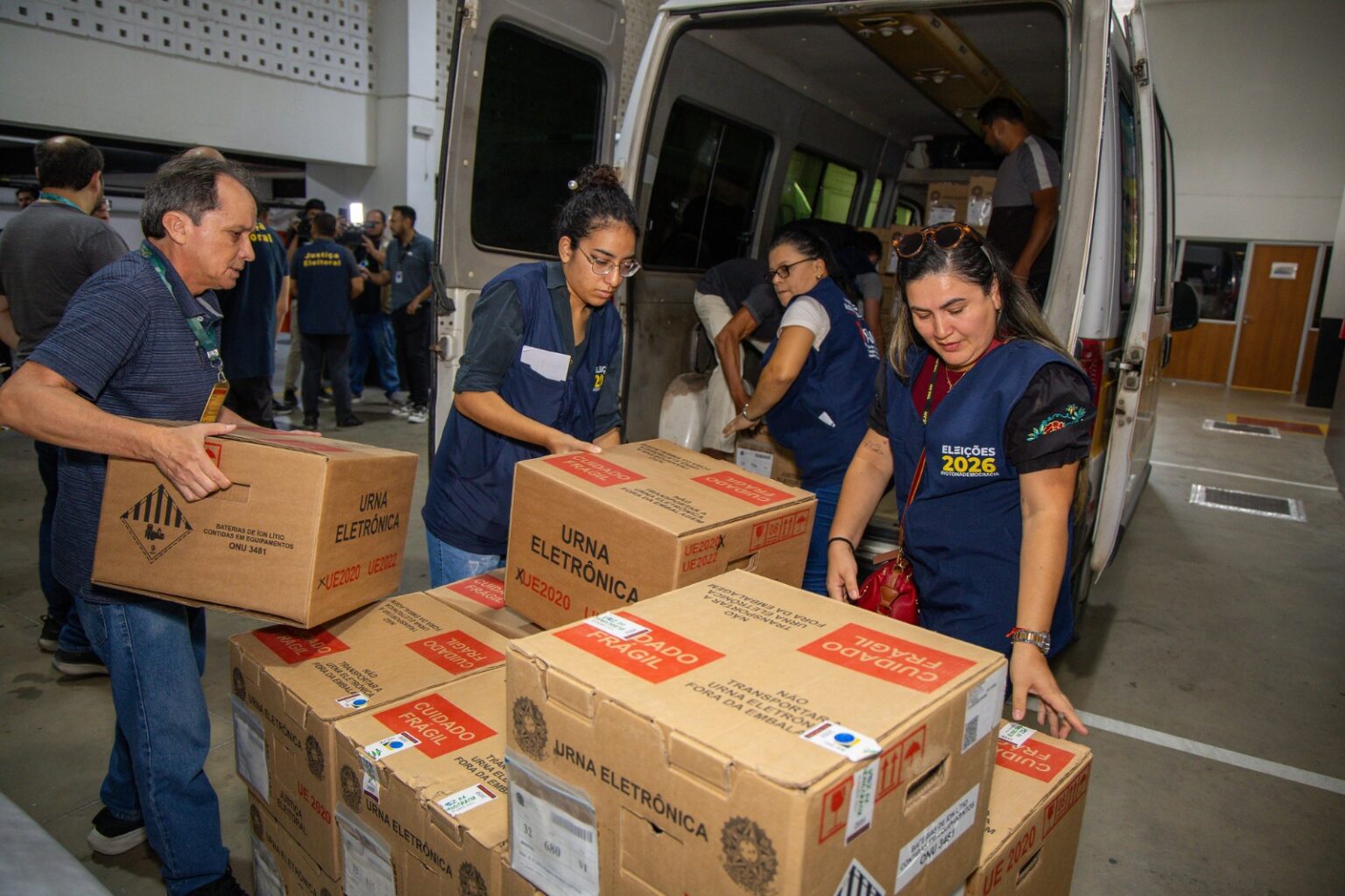 tre-am-coordena-distribuicao-das-urnas-eletronicas-para-votacao-em-manaus-canal92am